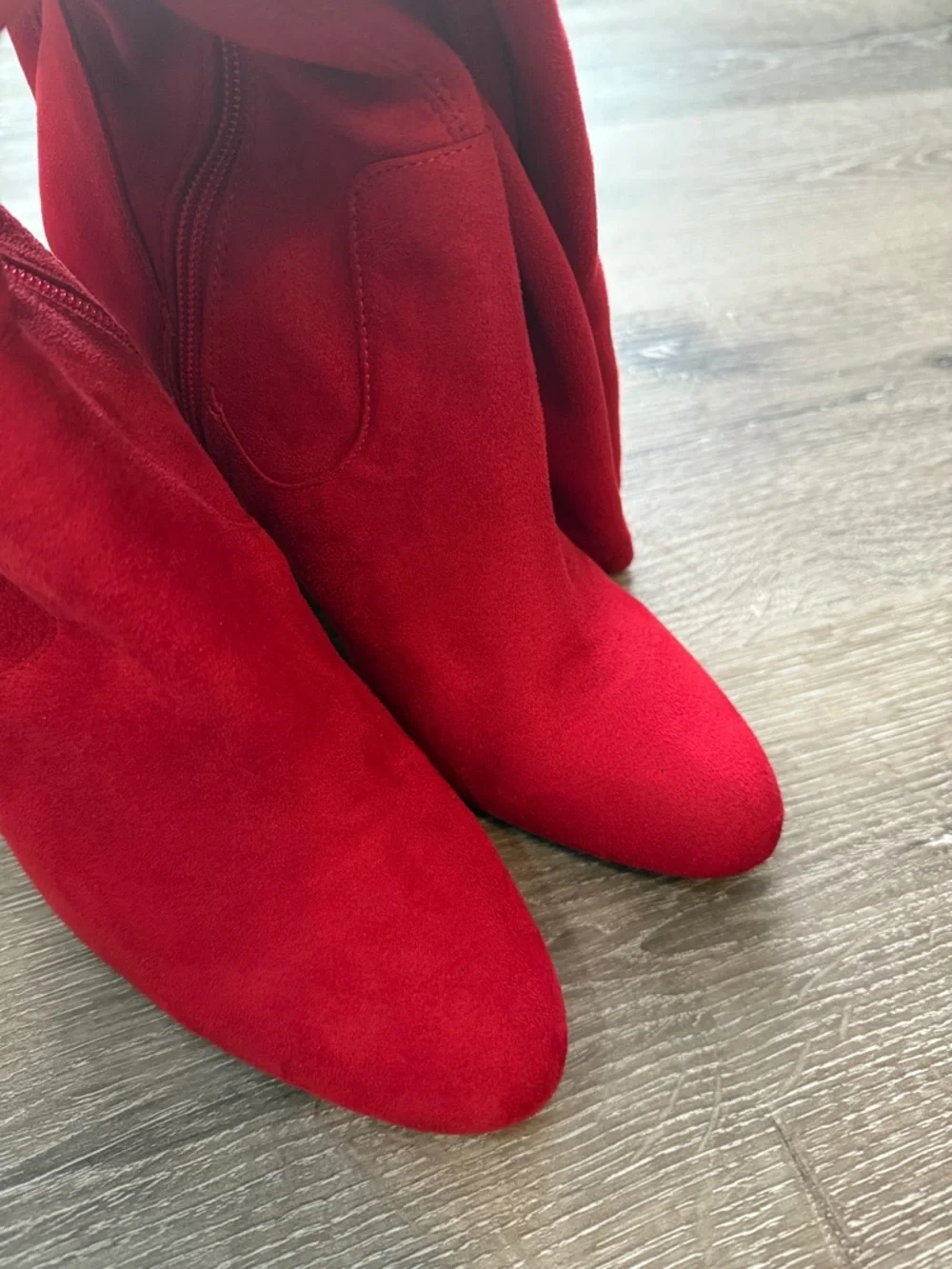 Red Faux Suede Knee High Boots SZ 9 Heart In D Block Heel Night Out Go Go Winter